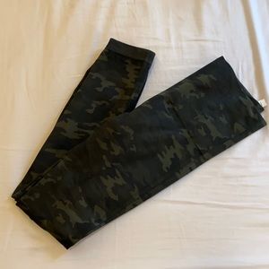 SPANX Look At Me Know Leggings in Camo